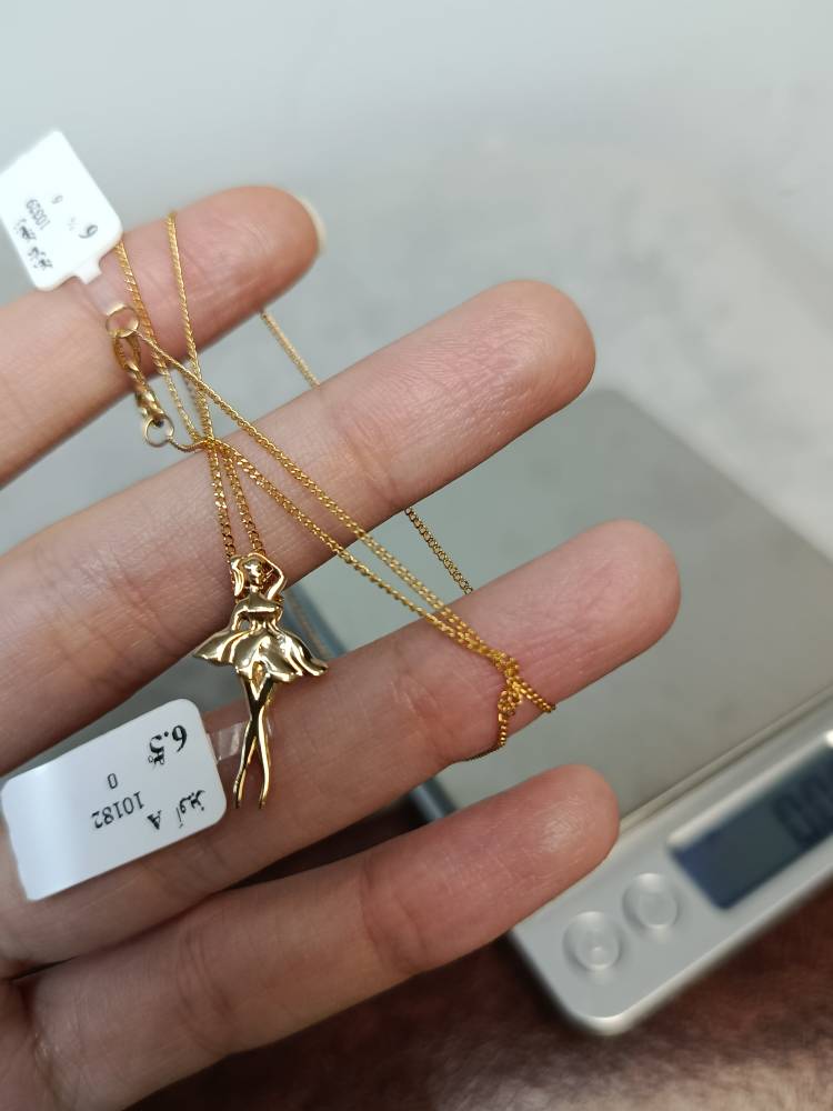 آویز دختر